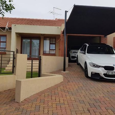 Plush Private Home Polokwane Eksteriør billede