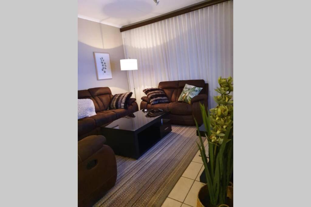 Plush Private Home Polokwane Eksteriør billede